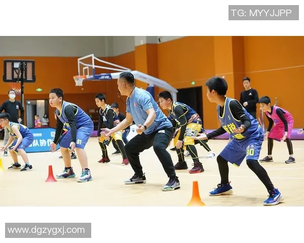 广州篮球队的蜕变之旅:从传统强队到现代化篮球俱乐部的探索与实践